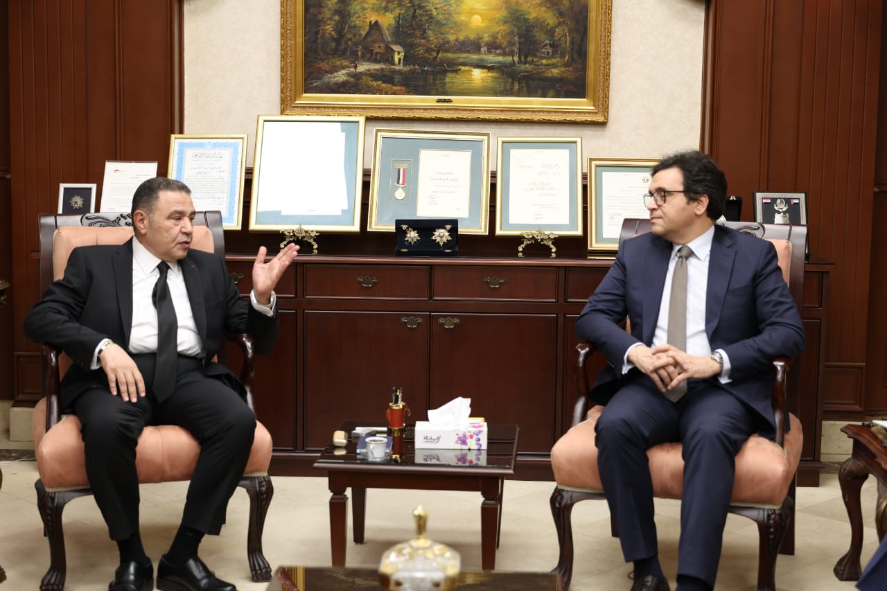 وزير الثقافة: البحر الأحمر مؤهلة لاحتضان مشروعات إبداعية كبرى وقصر ثقافة الغردقة مركز إشعاع فني جديد